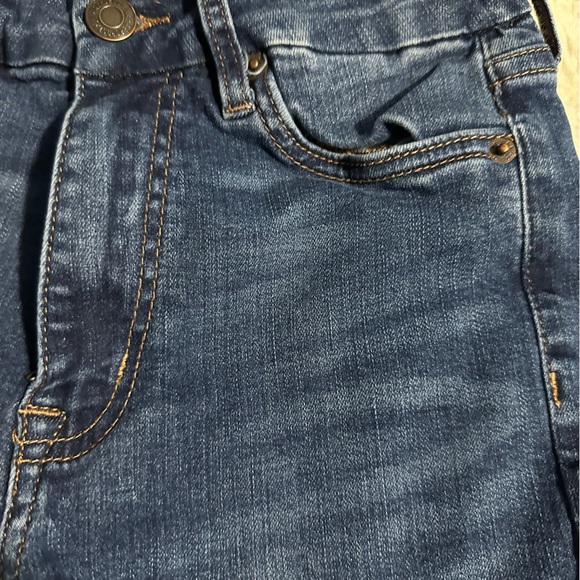 Woman’s jean shorts 🩳 - Picture 3 of 4